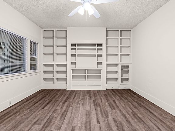 4th image of 387-389 Freeman Ave #387