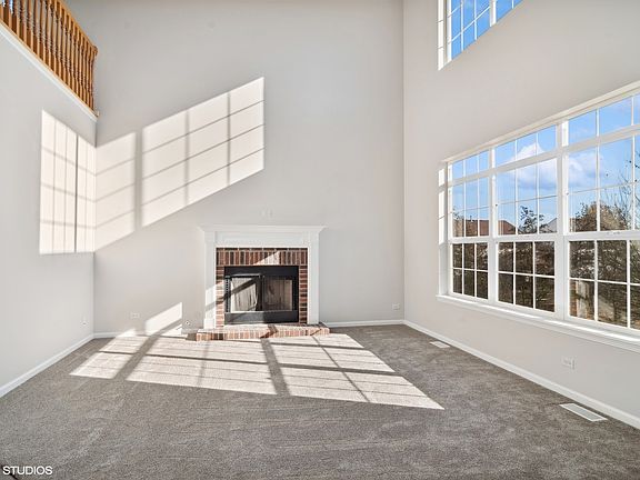 5th image of 318 Emerald Dr