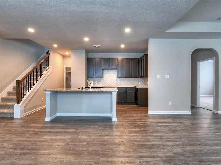 5763 Paseo Pl — Photo 8