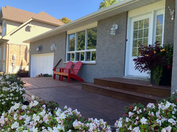 23 Amberglen Ct, East Gwillimbury, ON L9N 1J6