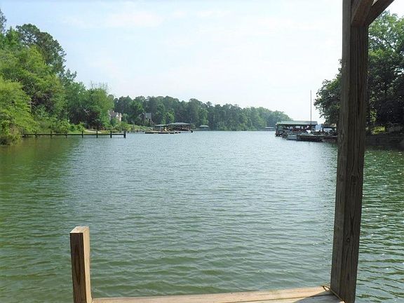 5th image of 422 Pinelake Dr