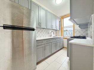 555 55th St FLOOR 3, Brooklyn, NY 11220