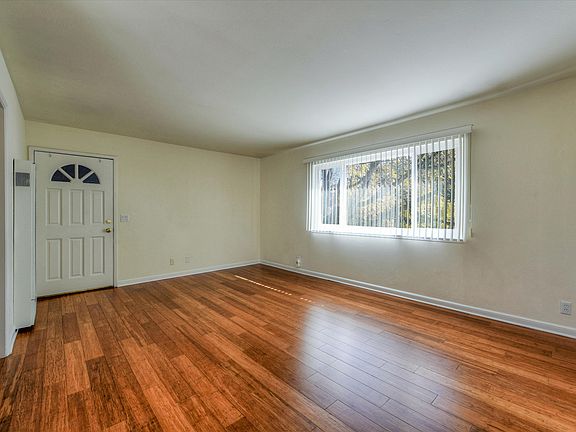 5th image of 221 Jessie Ln APT 4