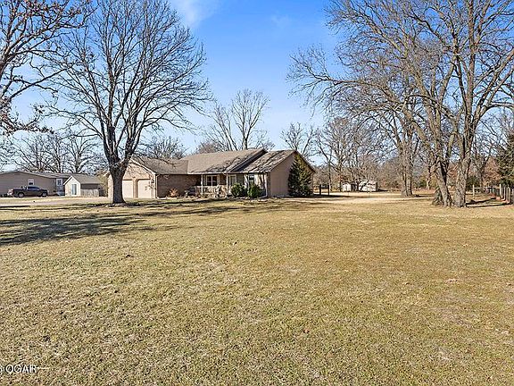 4th image of 3711 Silver Creek Dr