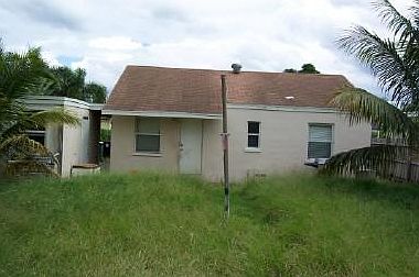 2nd image of 409 N C St