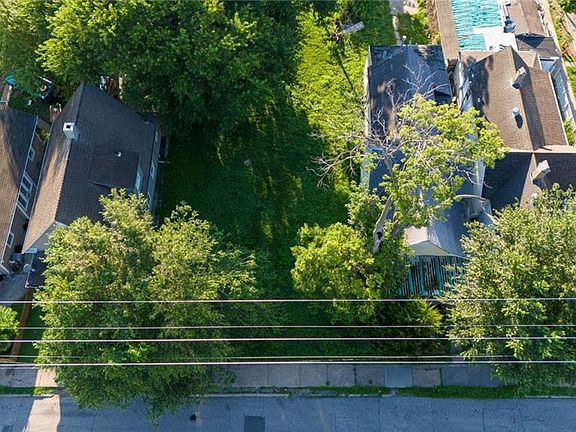 4th image of 1431 S 32nd St