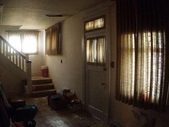5th image of 101 W Apple St
