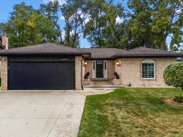 38543 Cheldon St, Clinton Township, MI 48038