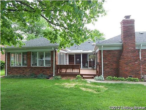 3rd image of 304 Brentford Ct