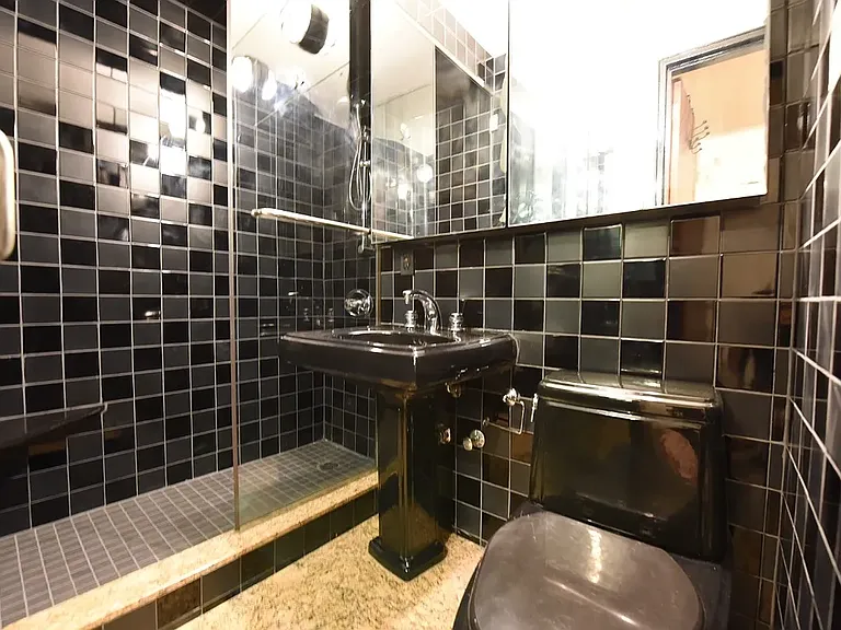 141 E 55th St #8F — Photo 10