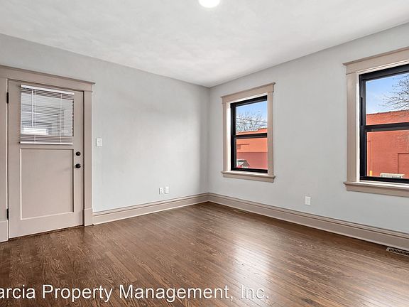 3rd image of 3701 S Kingshighway Blvd #4906A