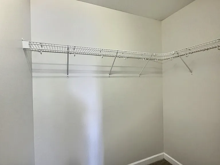 144 N Hines St — Photo 33