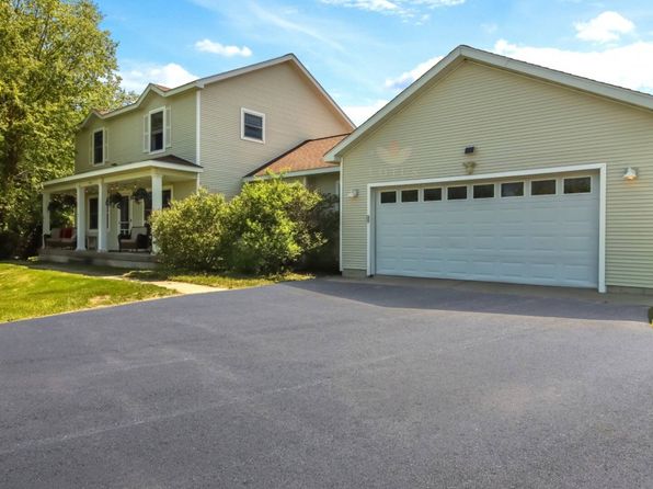834 Shamrock Ln