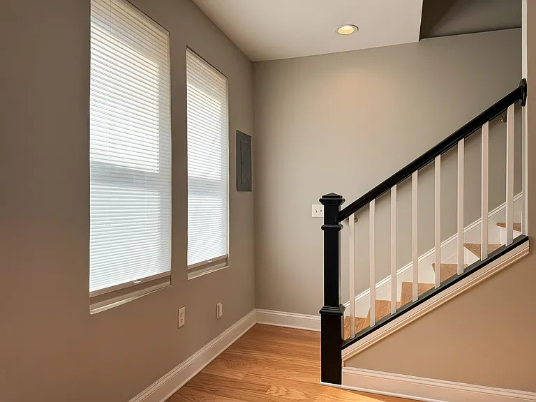 1838 Capitol Ave NE — Photo 12