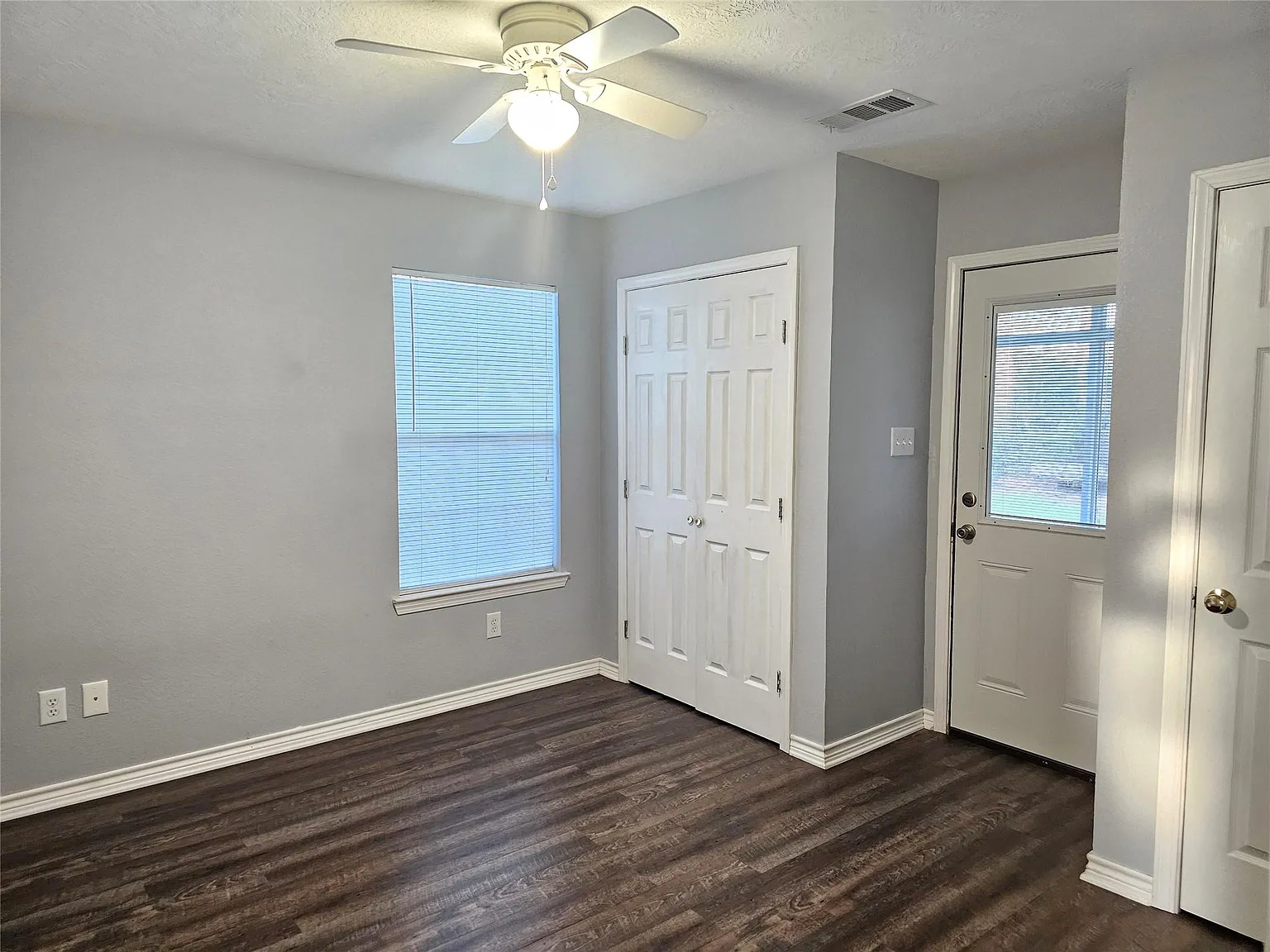 2 bed, 1.0 bath, 1380 sqft, $1,800 — Photo 4