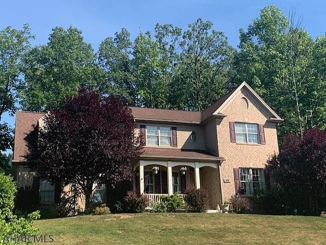 1st image of 805 Brush Oaks Dr