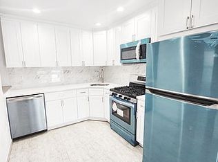 26-57 30th St #2, Astoria, NY 11102