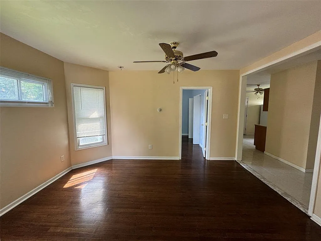 2 bed, 990 sqft, $1,050 — Photo 4