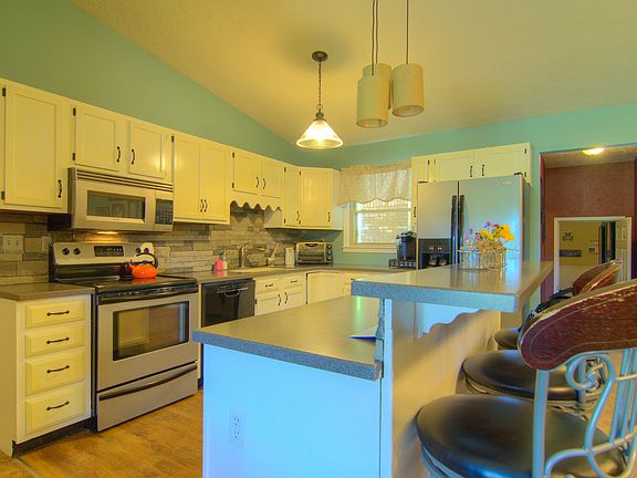5th image of 477 Hulopoe Dr