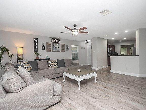 2nd image of 3111 Upland Spring Trce