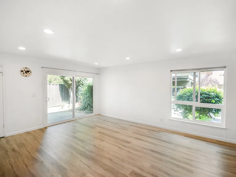 5013 Pine Tree Ter — Photo 3