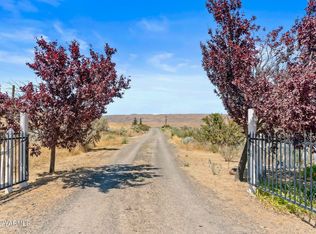 504 Point Dr, Selah, WA 98942