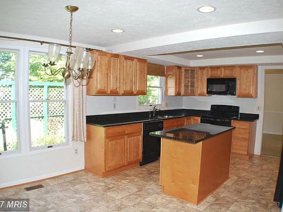 3rd image of 13006 New Arden Ct