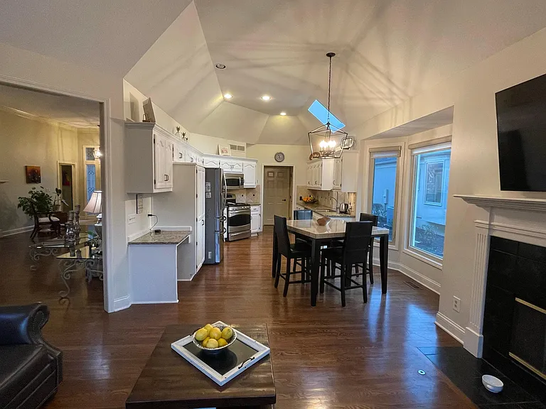 14212 Benson St — Photo 18