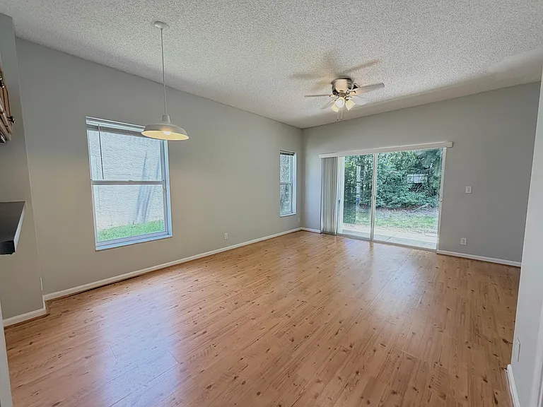 5035 Palmbrooke Cir — Photo 4