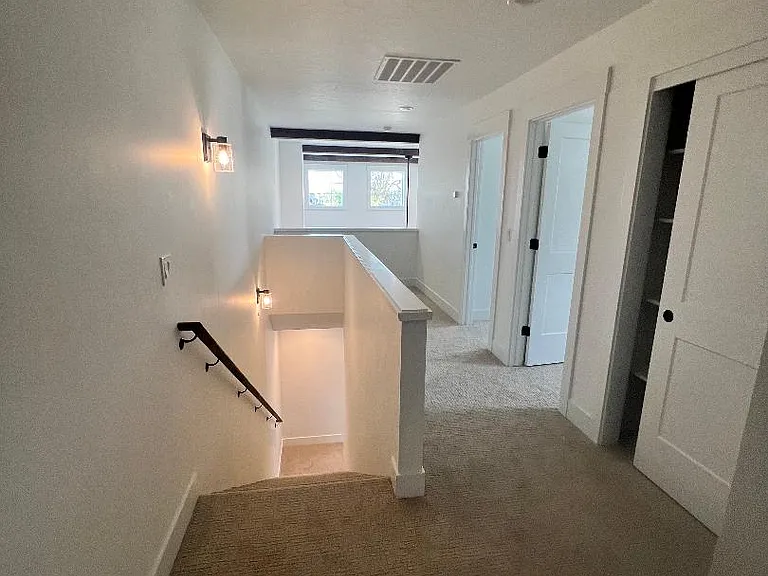 166 N Edgewood Ln — Photo 14