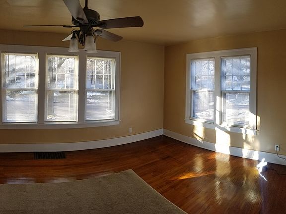 3rd image of 114 Parkdale Ave
