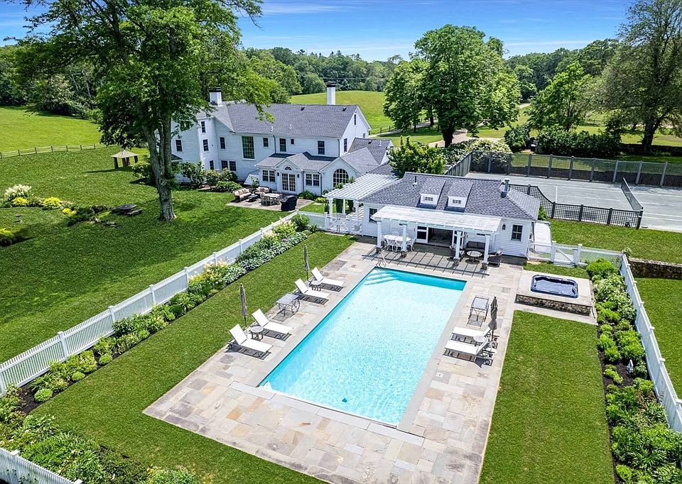 1st image of 31 Lamberts Cove Rd