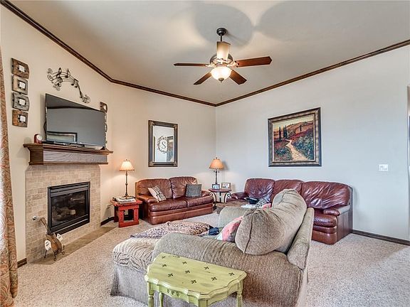 4th image of 4725 SW 121st St