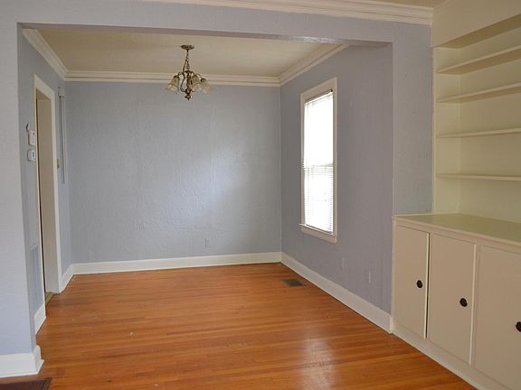 4th image of 3625 Bowen Ave