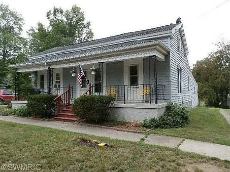 306 Maumee St photo 1