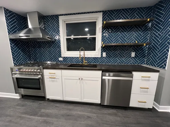 121 N Bank St, Easton, PA 18042