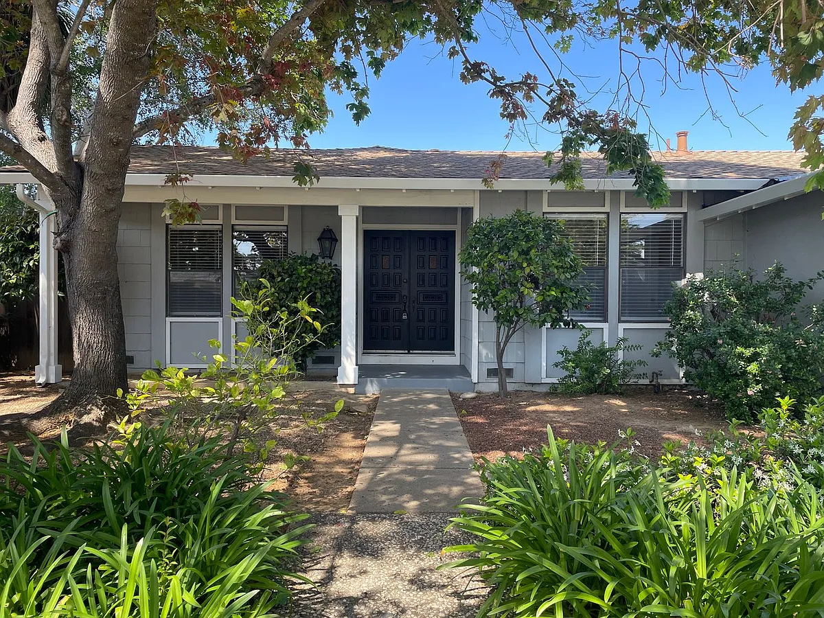 Building Photo - 8421 Westwood Dr