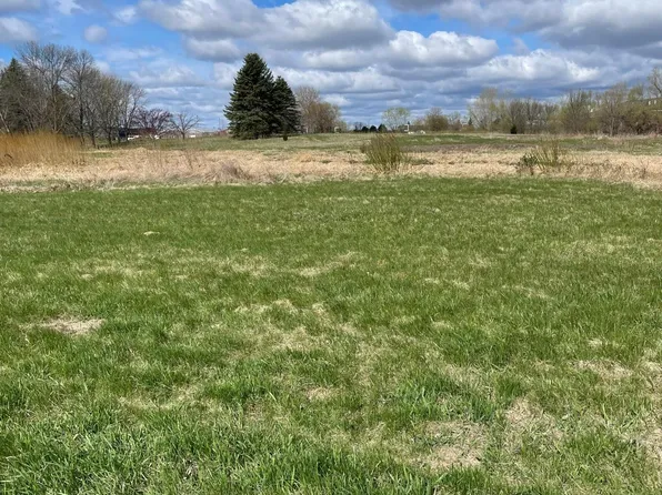 2309 S Broadway St, Alexandria, MN 56308