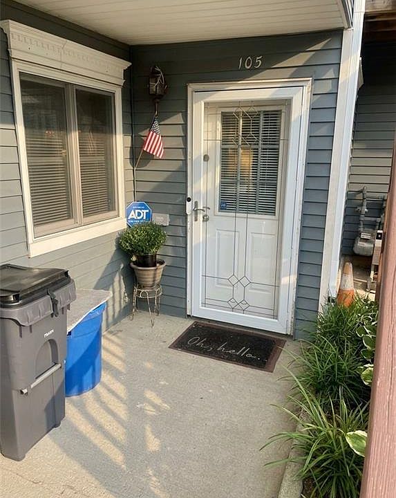 1st image of 105 Pond Way #105