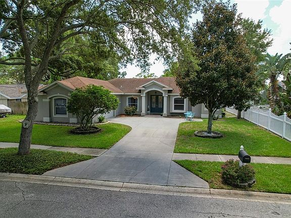 4th image of 1428 Wexford Dr S
