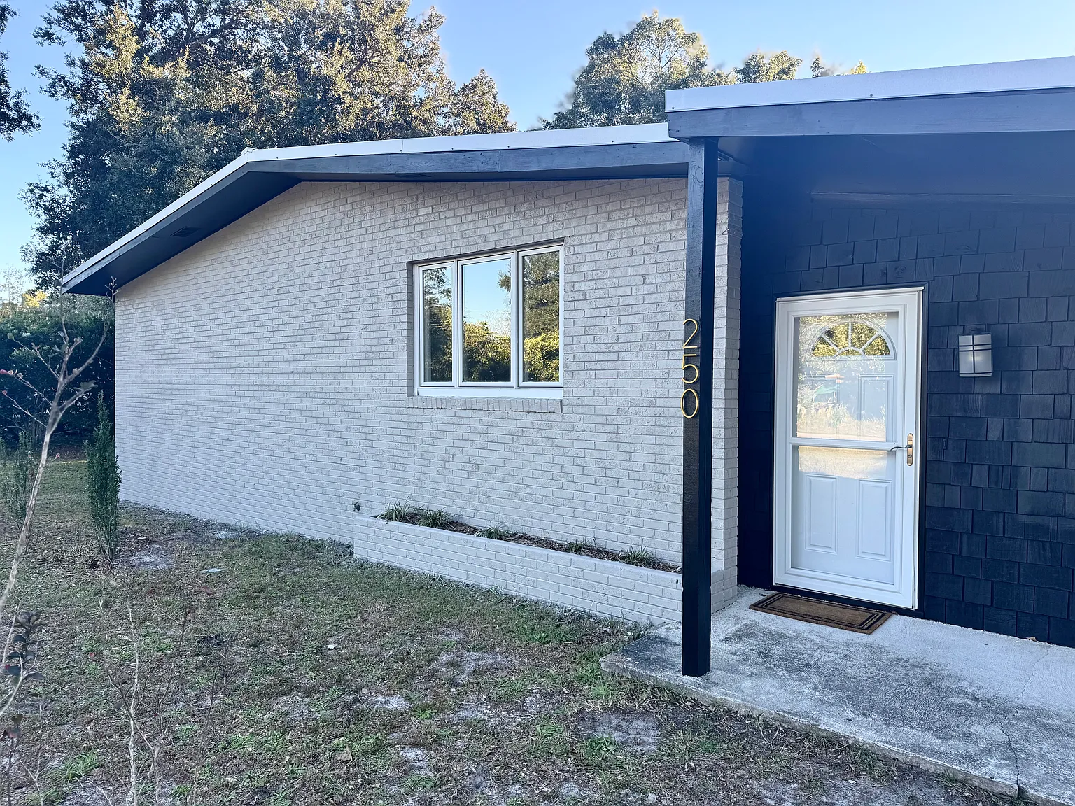3 bed, 1.5 bath, 1613 sqft, $2,295 — Photo 2