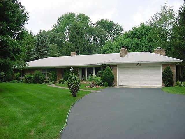 1st image of 4802 N Laurel Cir