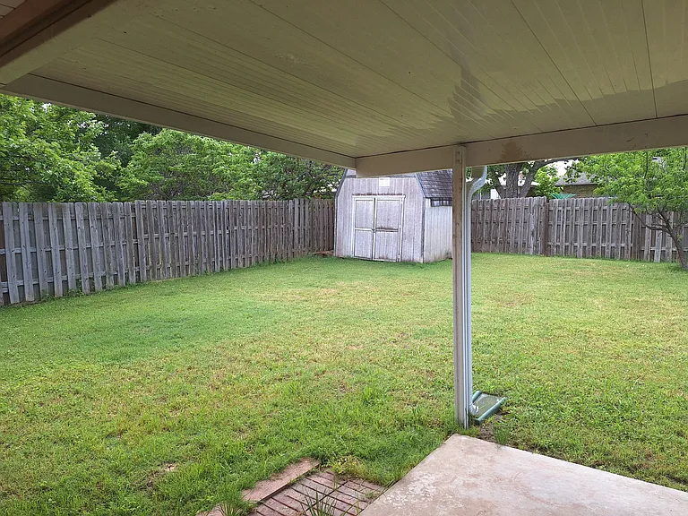 2410 NW Norman Cir — Photo 16