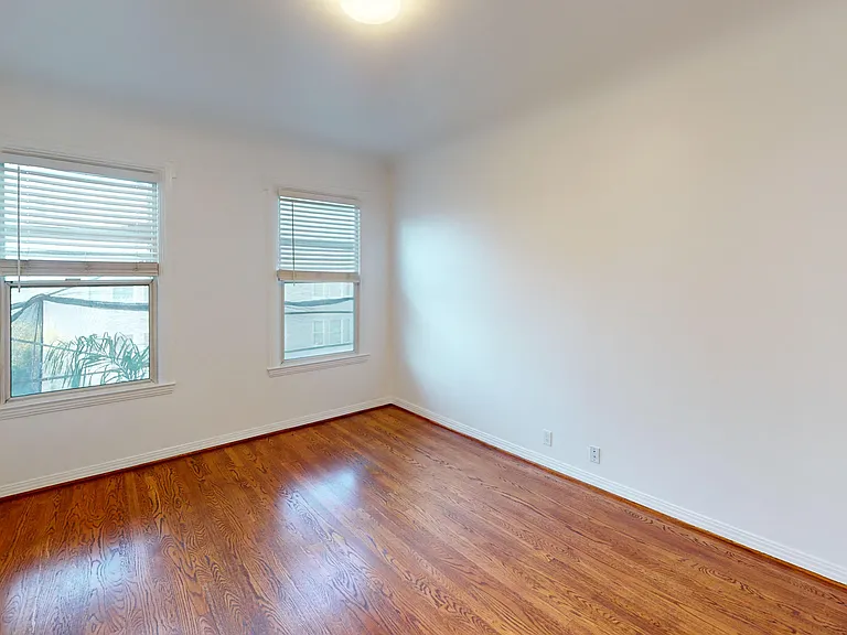 1690 North Point Street — Photo 16