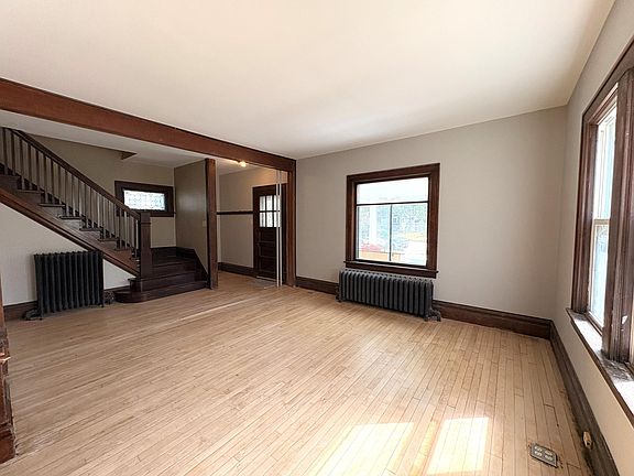 5th image of 717 S 9th St