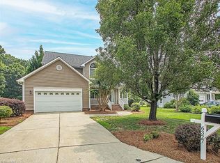 6327 Stonewick Dr, Jamestown, NC 27282