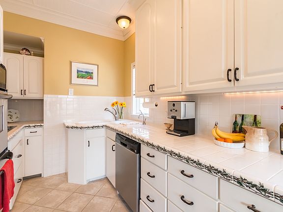 Light and bright kitchen.