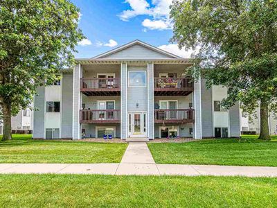 560 Augusta Cir APT 5, North Liberty, IA, 52317