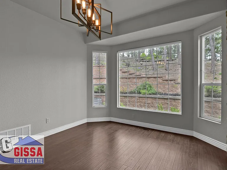 1043 Longspur Ln — Photo 14