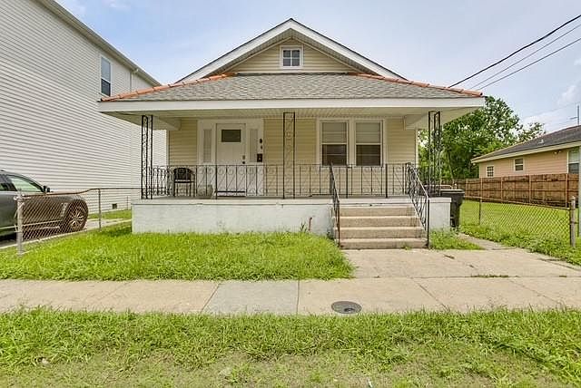 1st image of 2425 Allen St